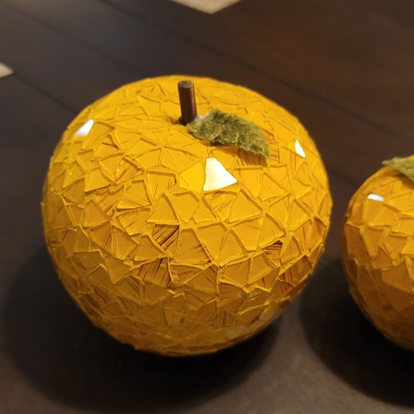 Decor - Picture 3 of 8